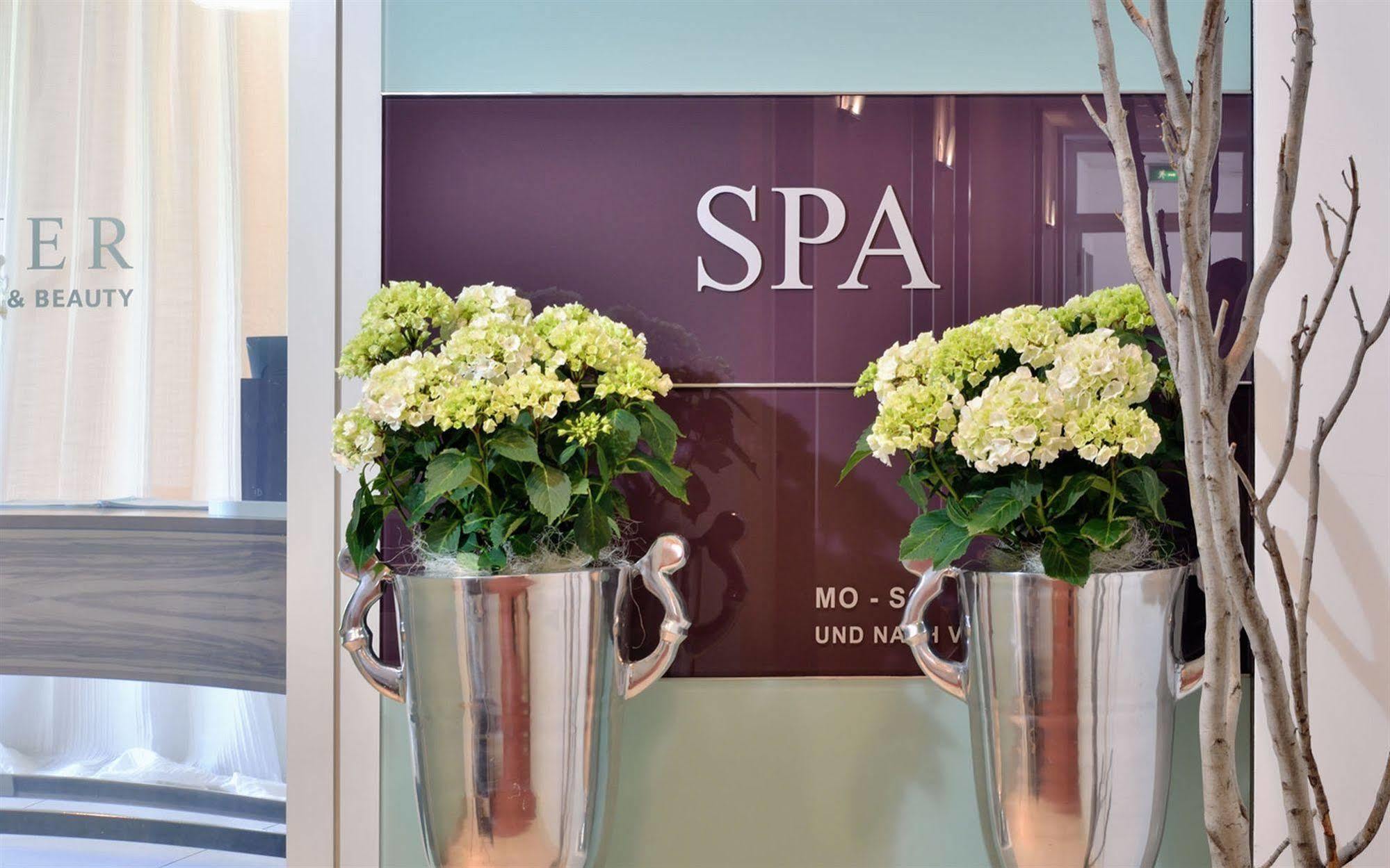 فندق بريفاتهوتل ليندتنر هامبرج هامبورغ المظهر الخارجي الصورة Entrance to the spa